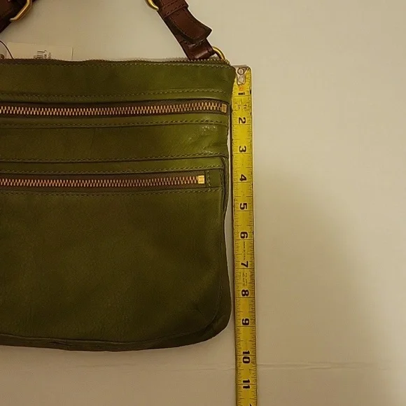 NWT: Leather Fossil Explorer Crossbody - Picture 15 of 16